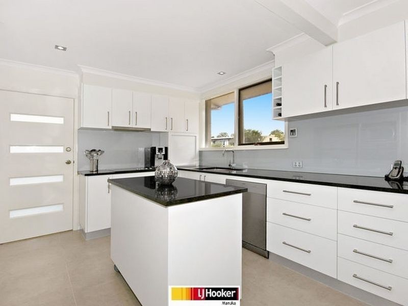 30 Hawkesbury Crescent, Farrer ACT 2607