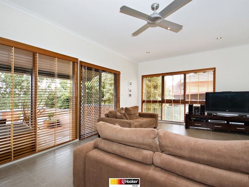30 Hawkesbury Crescent, Farrer ACT 2607