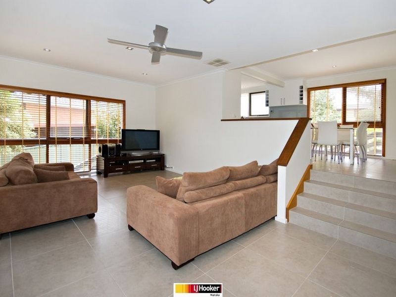 30 Hawkesbury Crescent, Farrer ACT 2607