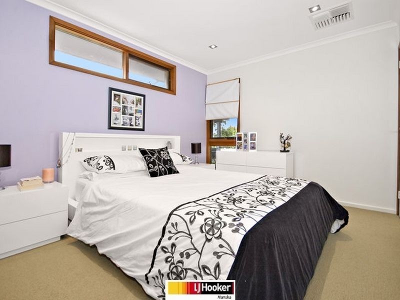 30 Hawkesbury Crescent, Farrer ACT 2607