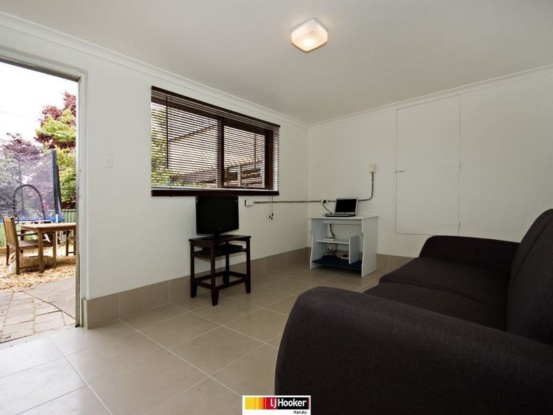 30 Hawkesbury Crescent, Farrer ACT 2607