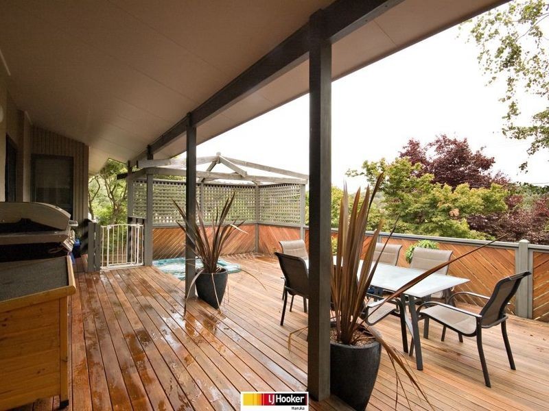 30 Hawkesbury Crescent, Farrer ACT 2607