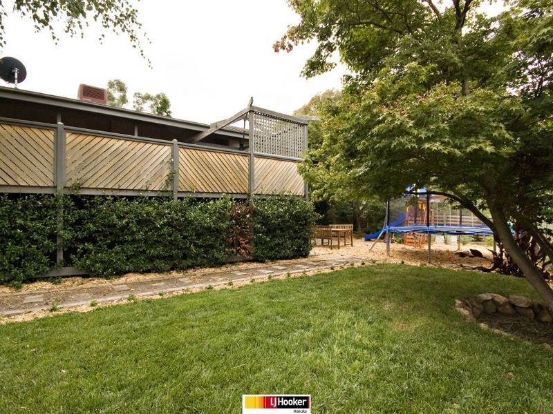 30 Hawkesbury Crescent, Farrer ACT 2607