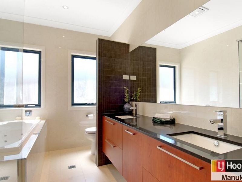 26 Gormanston Crescent, Deakin ACT 2600