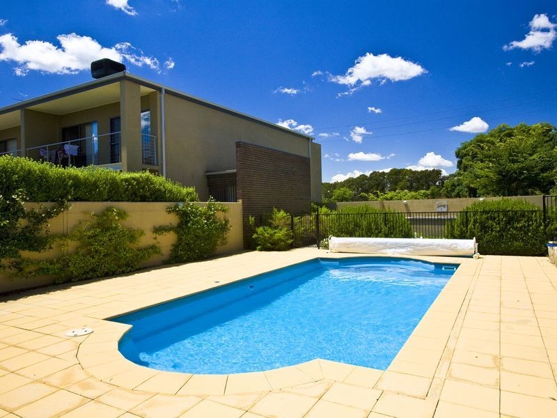 10/25 Jerrabomberra Avenue, Narrabundah ACT 2604