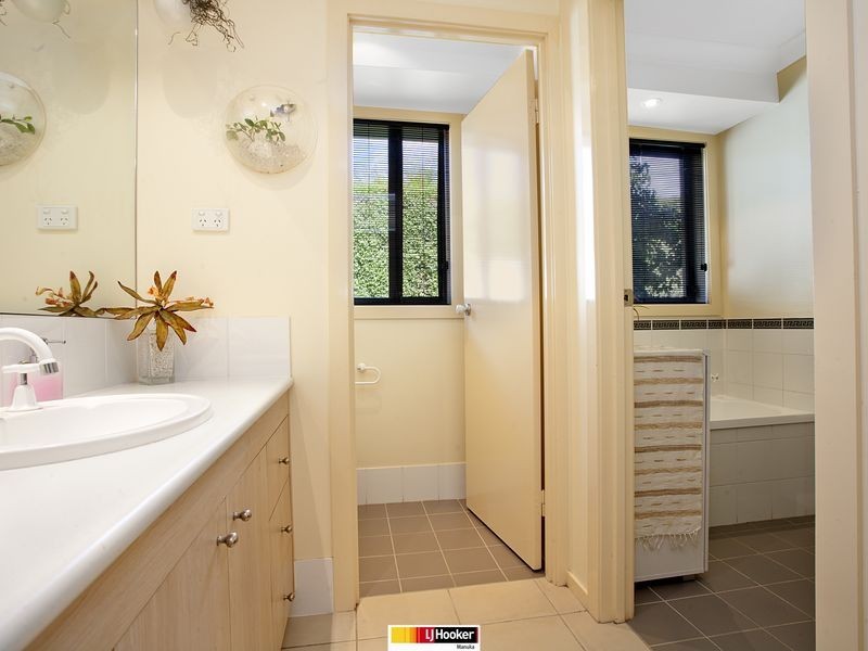 34 Firethorn Place, Jerrabomberra NSW 2619