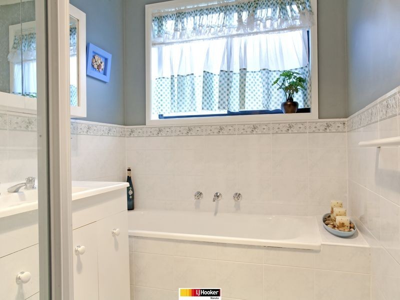 6/136 Halloran Drive, Jerrabomberra NSW 2619