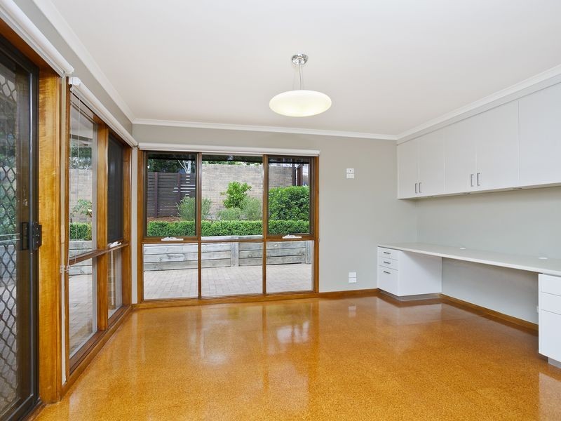 6 Maclagan Street, Isaacs ACT 2607