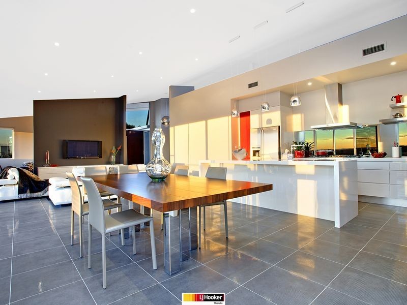 4 Guise Place, Jerrabomberra NSW 2619