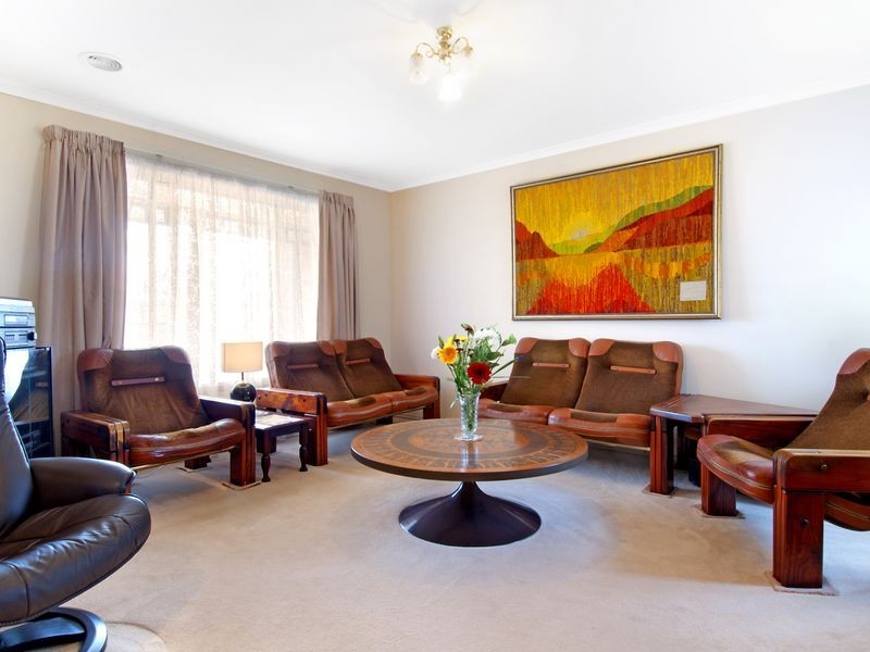 27 Anembo Street, Narrabundah ACT 2604