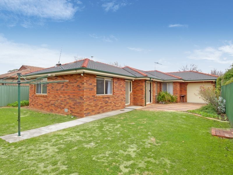 27 Anembo Street, Narrabundah ACT 2604