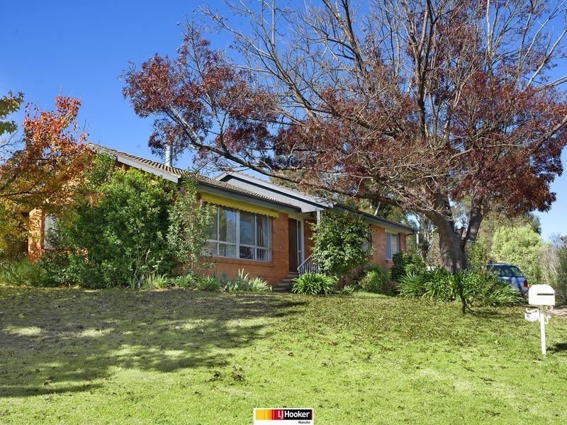 6 Enderby Street, Mawson ACT 2607