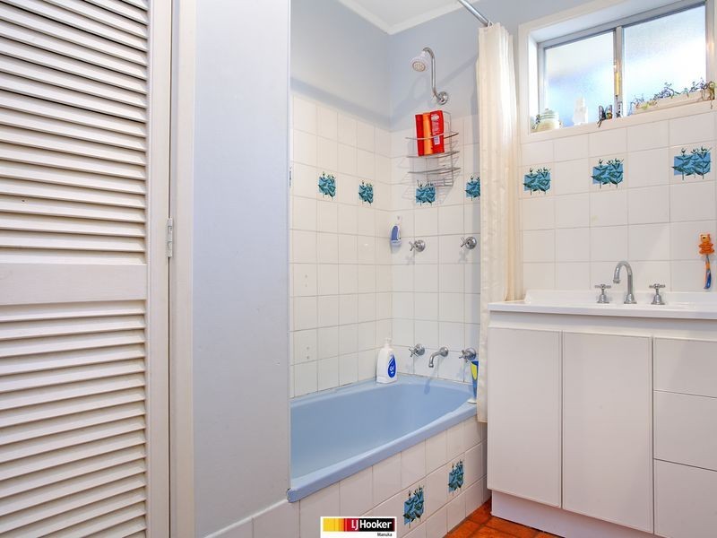 6 Enderby Street, Mawson ACT 2607