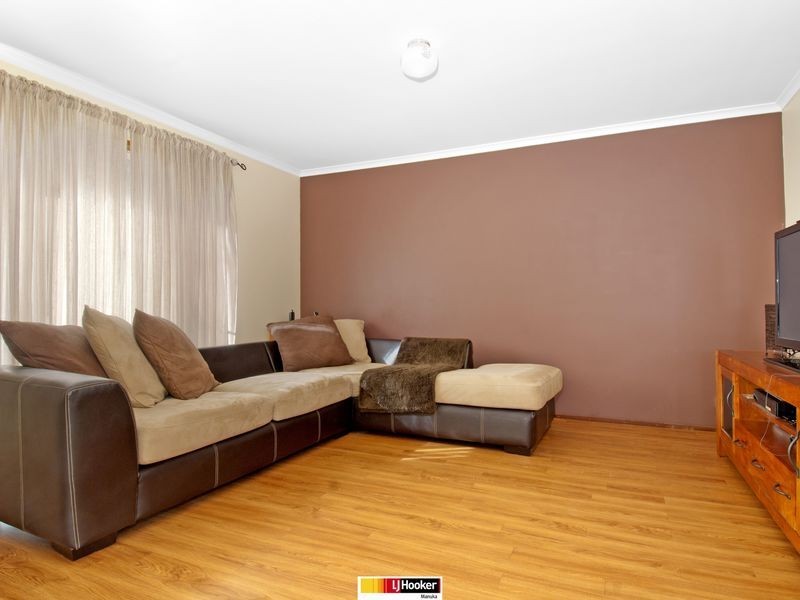 8 Thurgood Court, Gordon ACT 2906