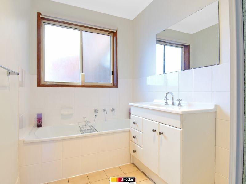 8 Thurgood Court, Gordon ACT 2906