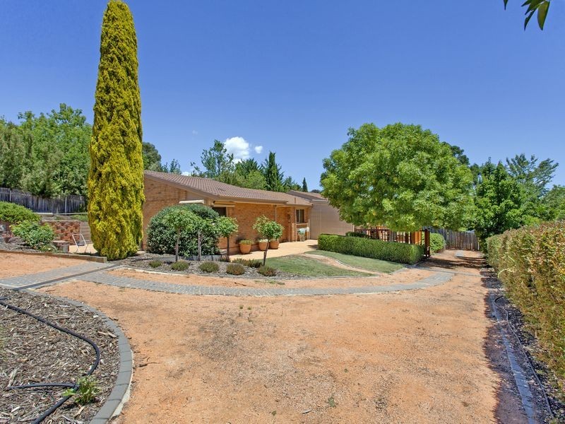 8 Erwin Place, Calwell ACT 2905