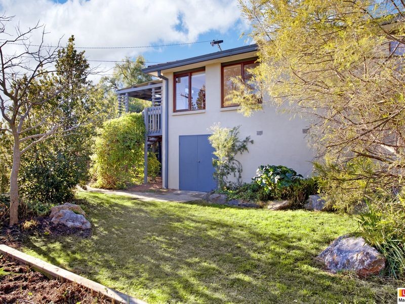31 Ainsworth Street, Mawson ACT 2607
