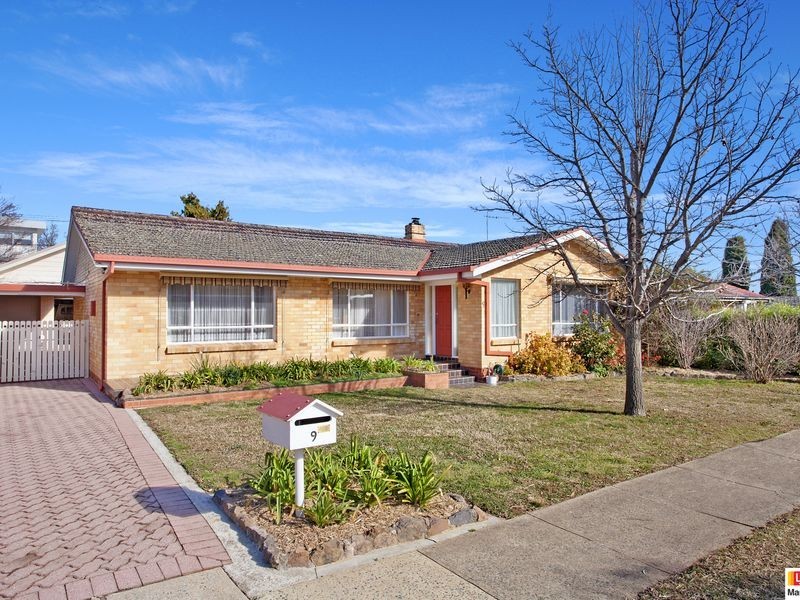 9 Hopetoun Circuit, Deakin ACT 2600