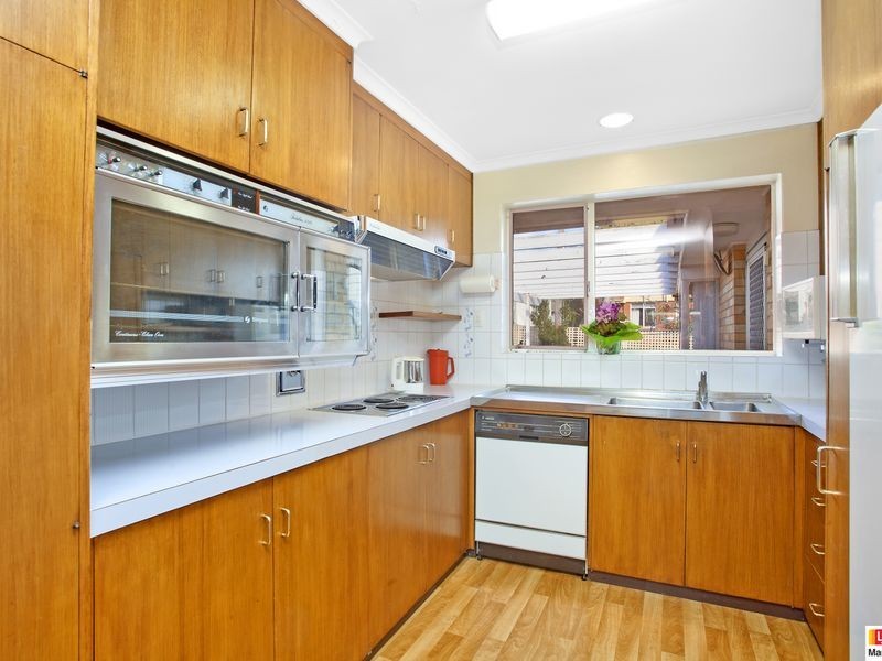 9 Hopetoun Circuit, Deakin ACT 2600