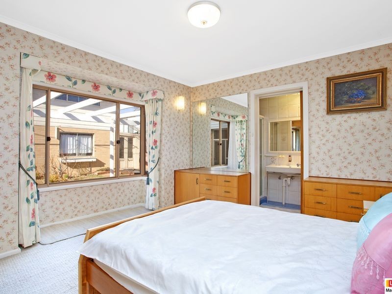 9 Hopetoun Circuit, Deakin ACT 2600