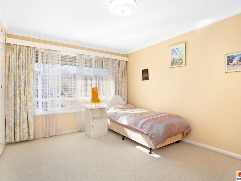 9 Hopetoun Circuit, Deakin ACT 2600