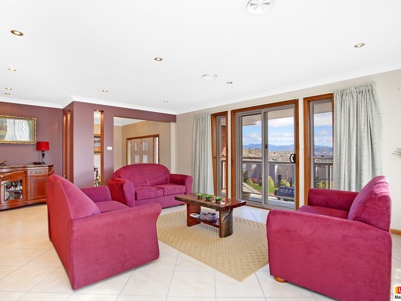 27 Orange Thorn Crescent, Banks ACT 2906