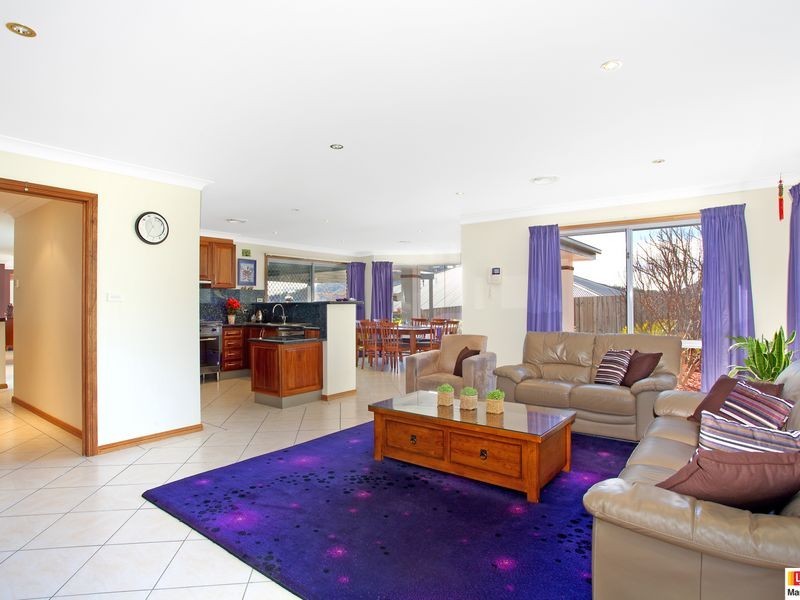 27 Orange Thorn Crescent, Banks ACT 2906