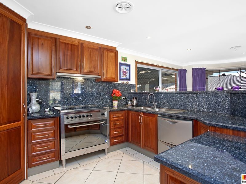 27 Orange Thorn Crescent, Banks ACT 2906