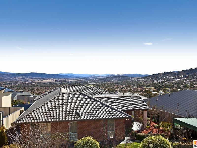 27 Orange Thorn Crescent, Banks ACT 2906