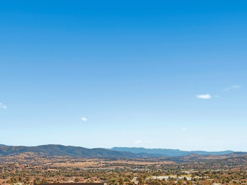 27 Orange Thorn Crescent, Banks ACT 2906