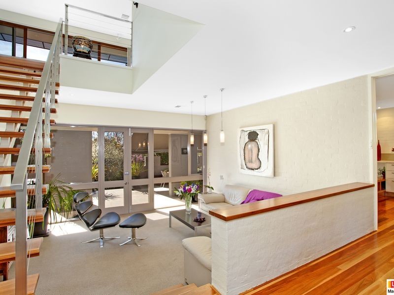 144 Hawkesbury Crescent, Farrer ACT 2607