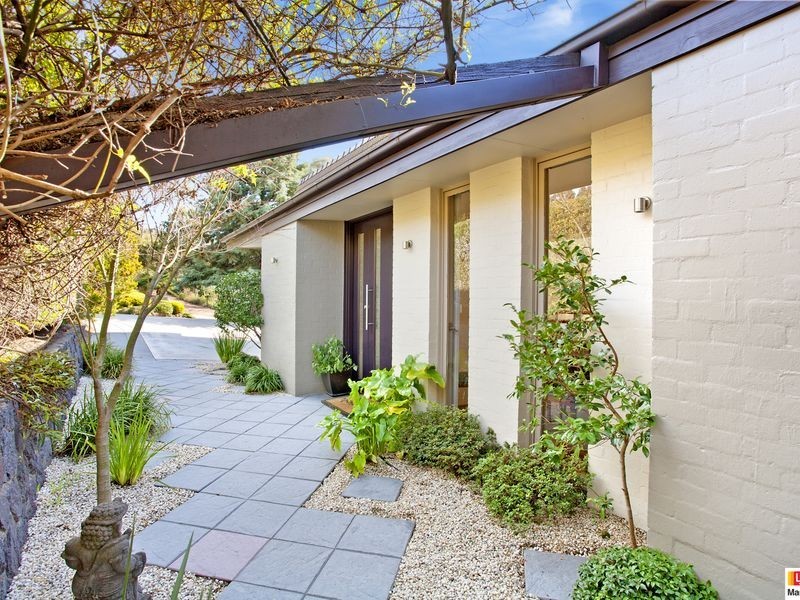 144 Hawkesbury Crescent, Farrer ACT 2607