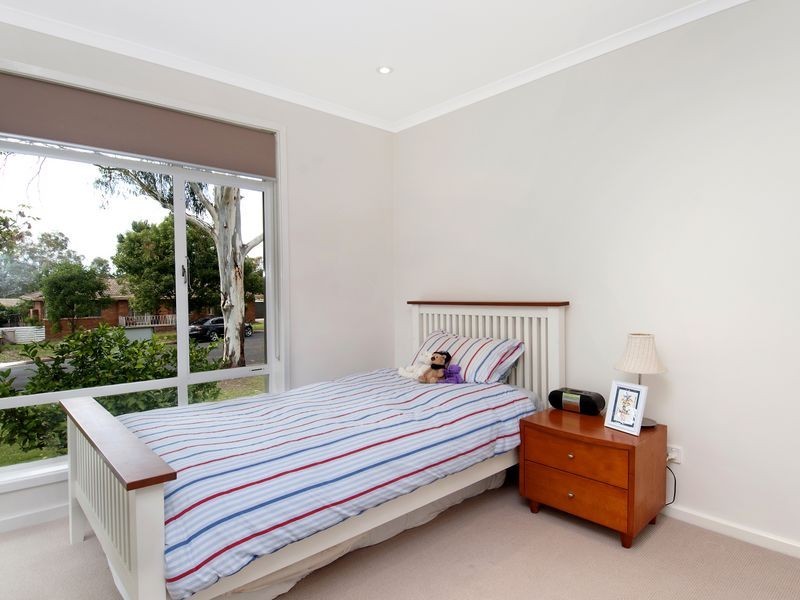 14 Douglas Place, Curtin ACT 2605