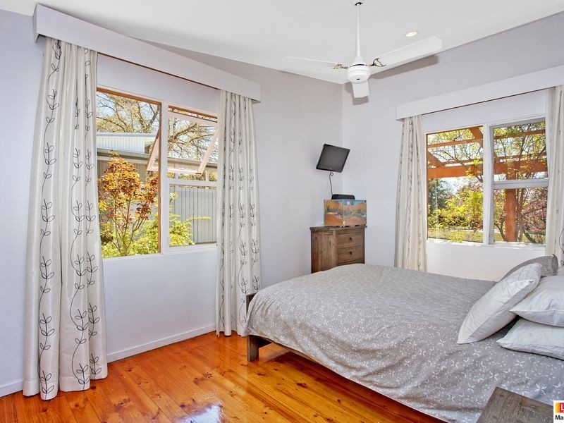 128 Captain Cook Crescent, Narrabundah ACT 2604