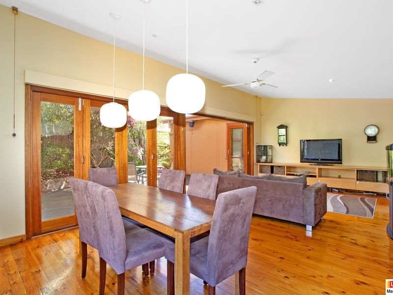 128 Captain Cook Crescent, Narrabundah ACT 2604