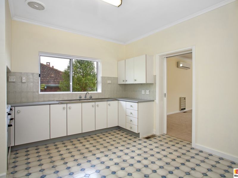 18 Lindsay Street, Narrabundah ACT 2604