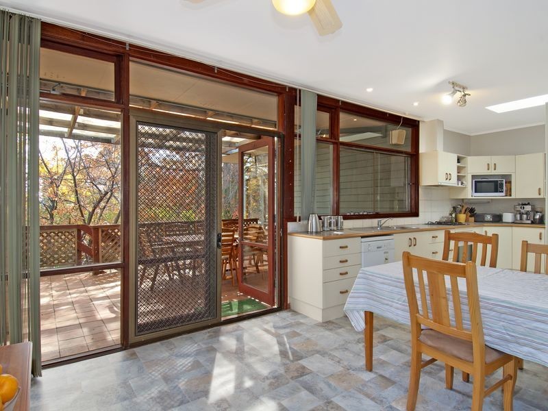 27 Lynch Street, Hughes ACT 2605