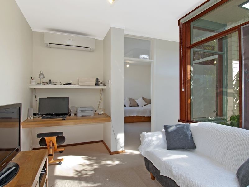 27 Lynch Street, Hughes ACT 2605