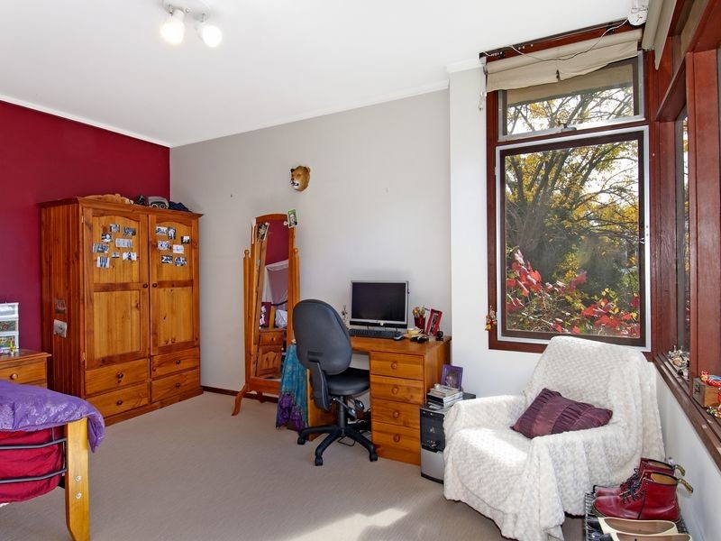 27 Lynch Street, Hughes ACT 2605