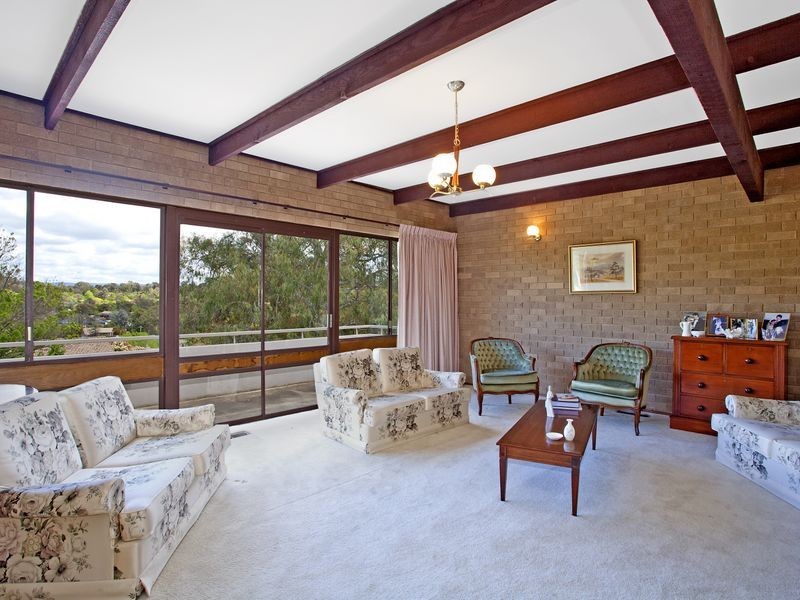 25 Hawkesbury Crescent, Farrer ACT 2607