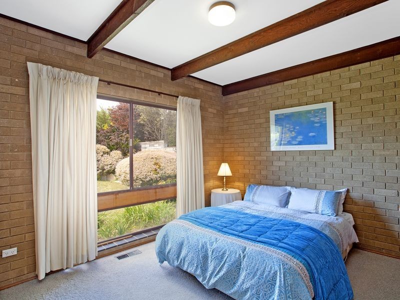 25 Hawkesbury Crescent, Farrer ACT 2607