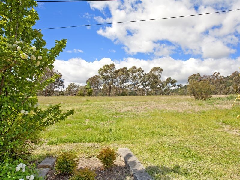 25 Hawkesbury Crescent, Farrer ACT 2607