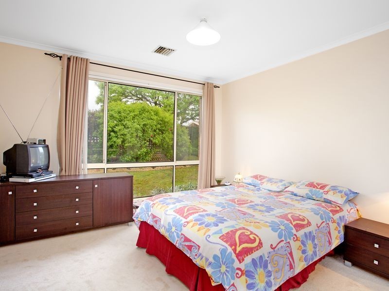 2/103 Bicentennial Drive, Jerrabomberra NSW 2619