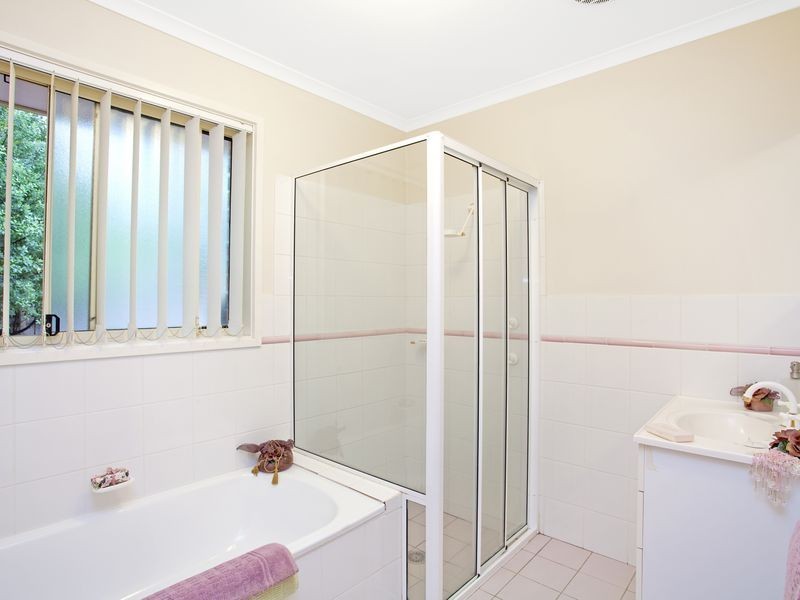 2/103 Bicentennial Drive, Jerrabomberra NSW 2619