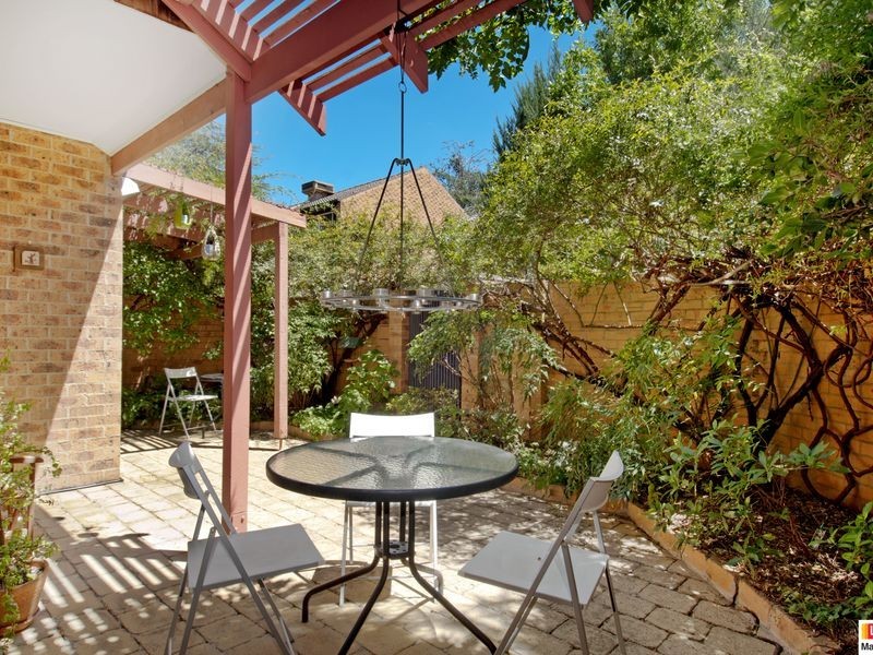 2/23 Giles Street, Kingston ACT 2604