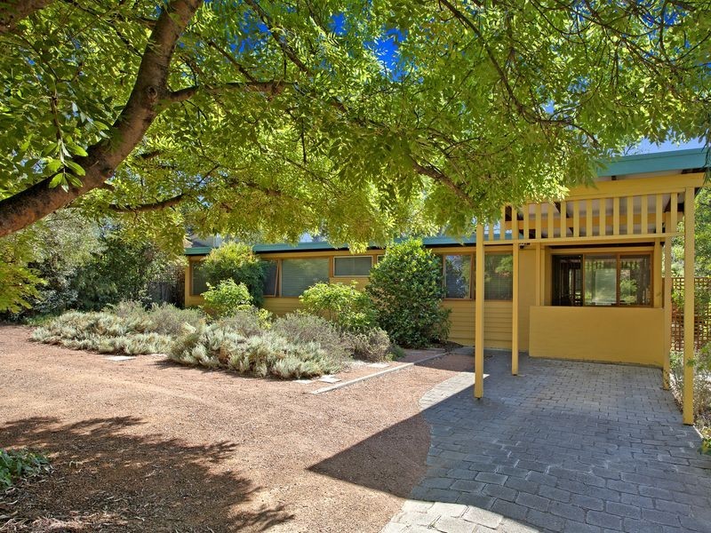 34 Pridham Street, Farrer ACT 2607