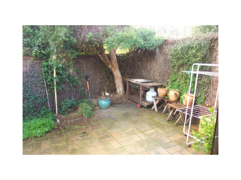 4/5 Lane Poole Place, Yarralumla ACT 2600