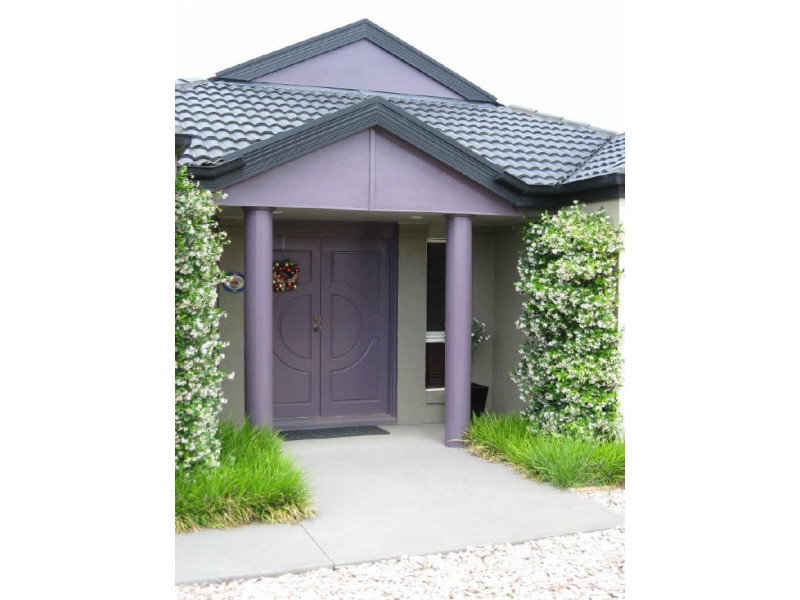 7 Colverwell Crescent, Jerrabomberra NSW 2619