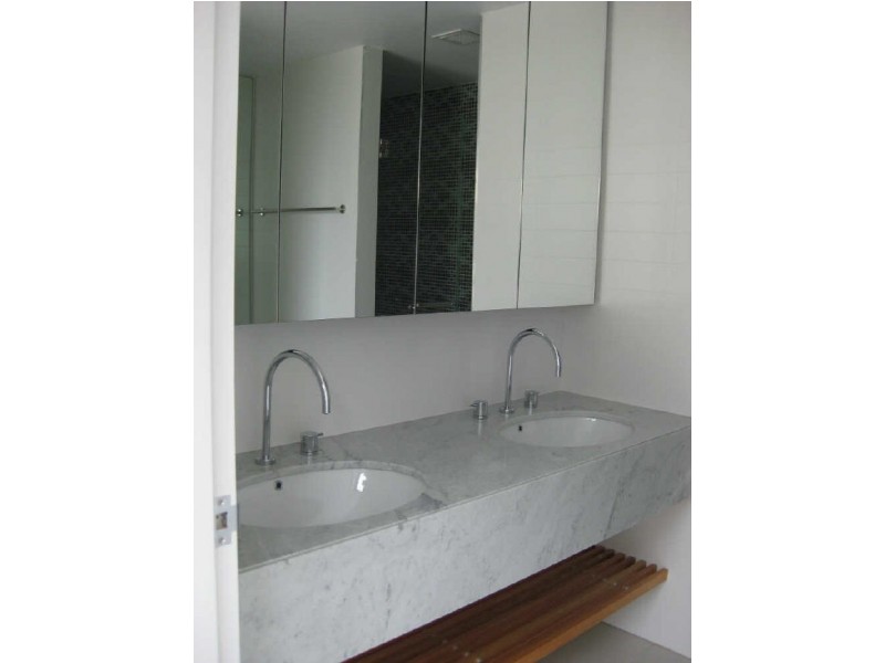 16/11 National Circuit, Barton ACT 2600