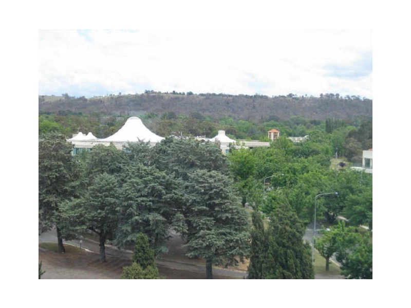 16/11 National Circuit, Barton ACT 2600